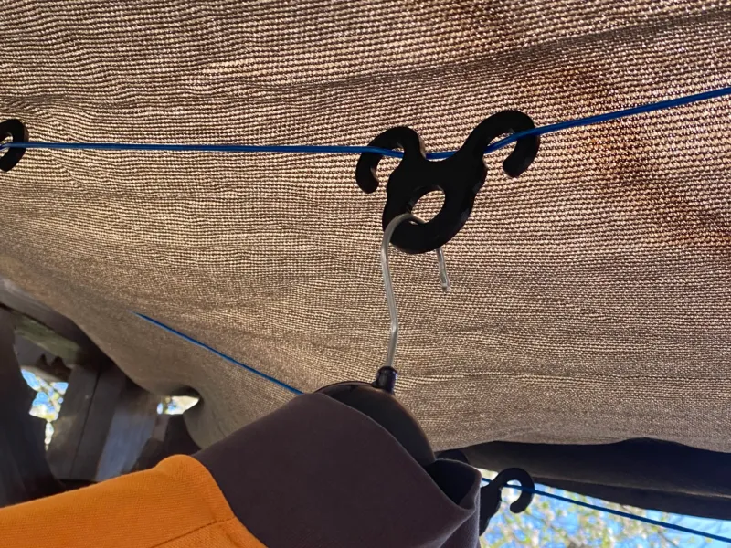 Suporte para Cabide no Varal