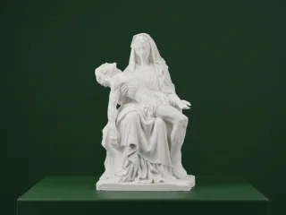Pietà Religious Sculpture 3D Model