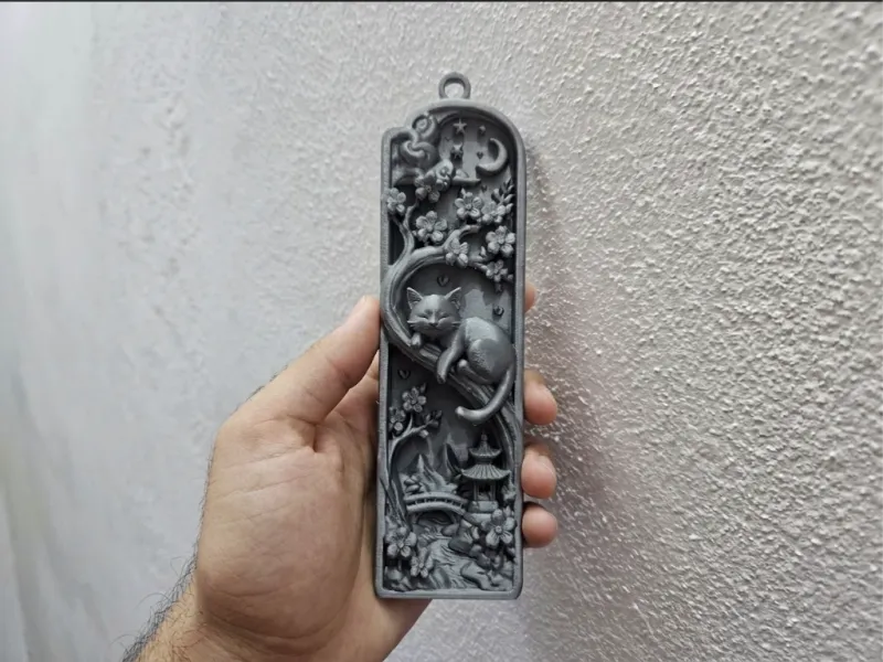 Japanische Katze 3D-Relief – Schlafende Katze, Kirschblüten & Pagode