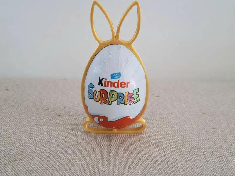 Support pour oeuf Kinder