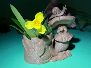 Decorative plant pot