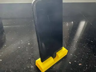 Basic iPhone 7 Stand