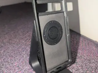 Quadlock Phone Stand