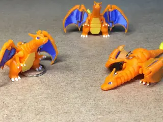 charizard Llavero Flexible
