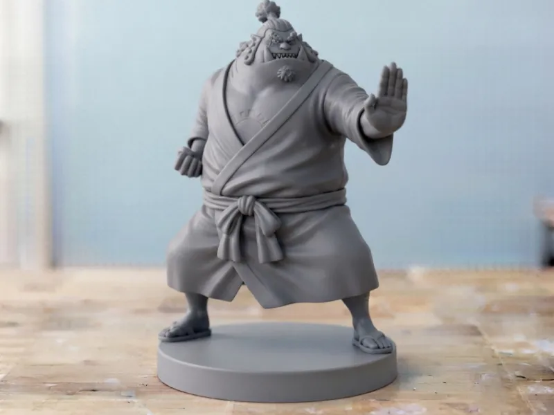 Jinbe (figura do personagem de One Piece)