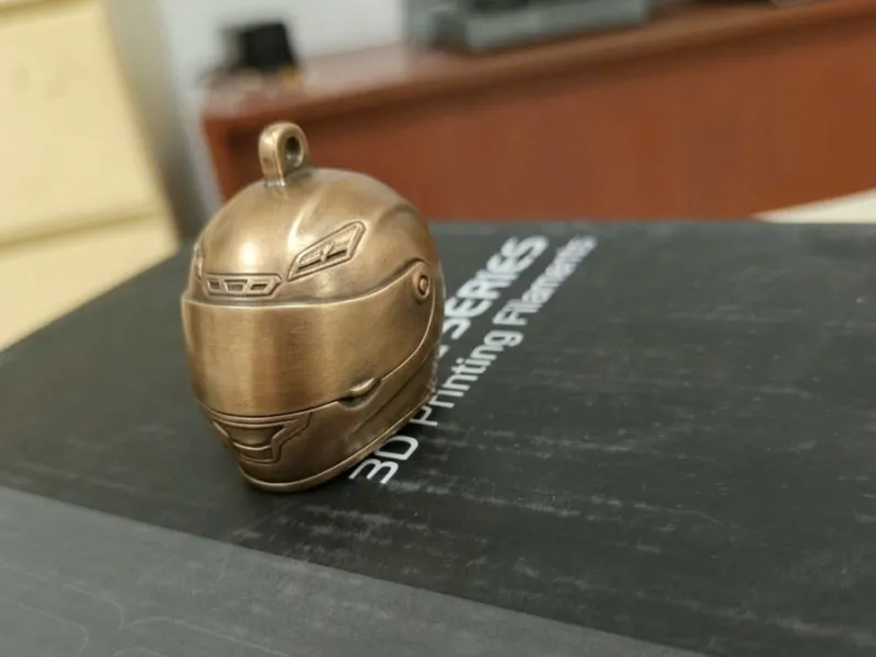 バイクヘルメットキーチェーン