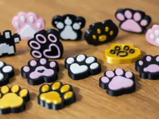 Cat paw pendant