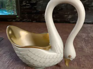 Swan Pot