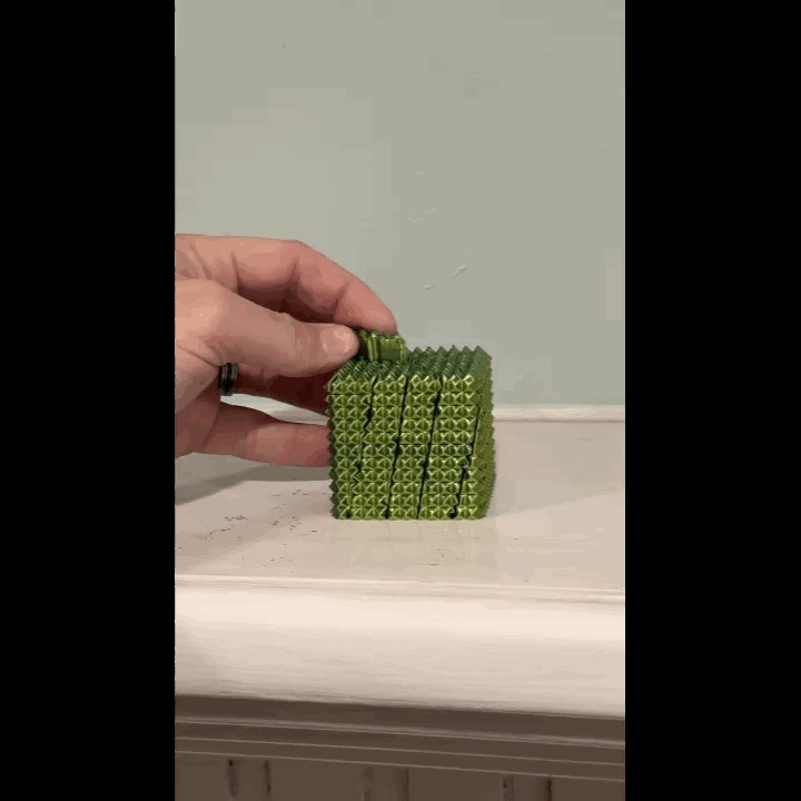 Fidget à torsion carrée sensoriel