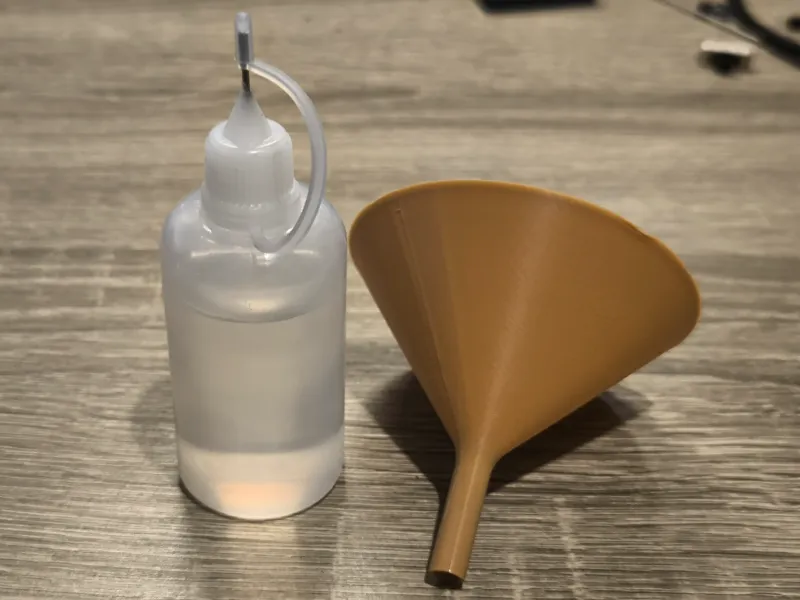 Funnel for dropper bottle