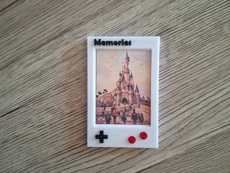 Магнитная фоторамка в стиле игровой консоли