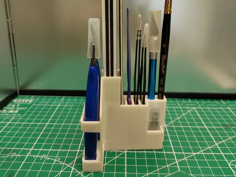 Ergonomic tool organizer