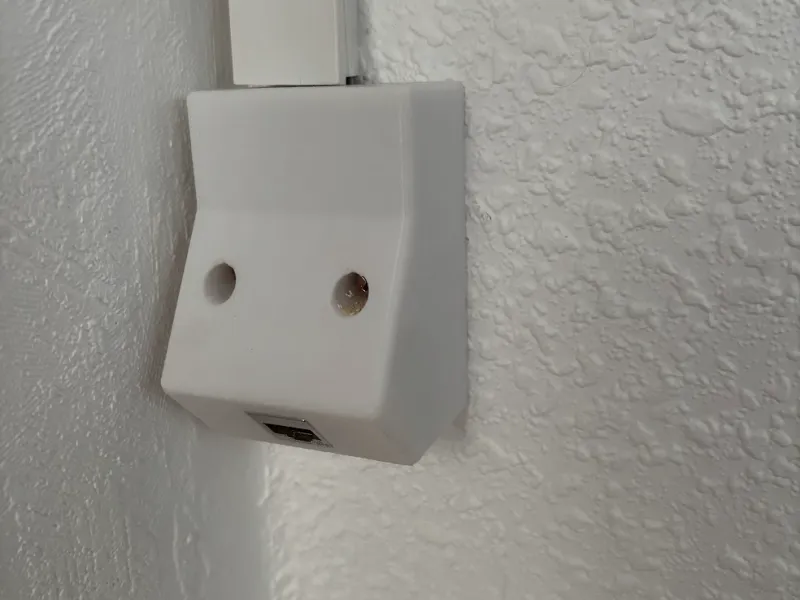 RJ45 Keystone Wall Outlet with 45-degree
