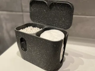 Set of accessories for the bathroom