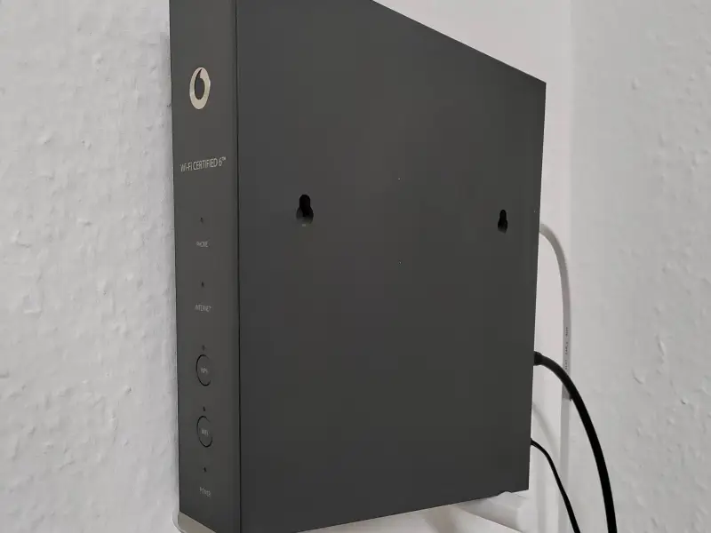 Minimalistische Vodafone-router wandbevestiging