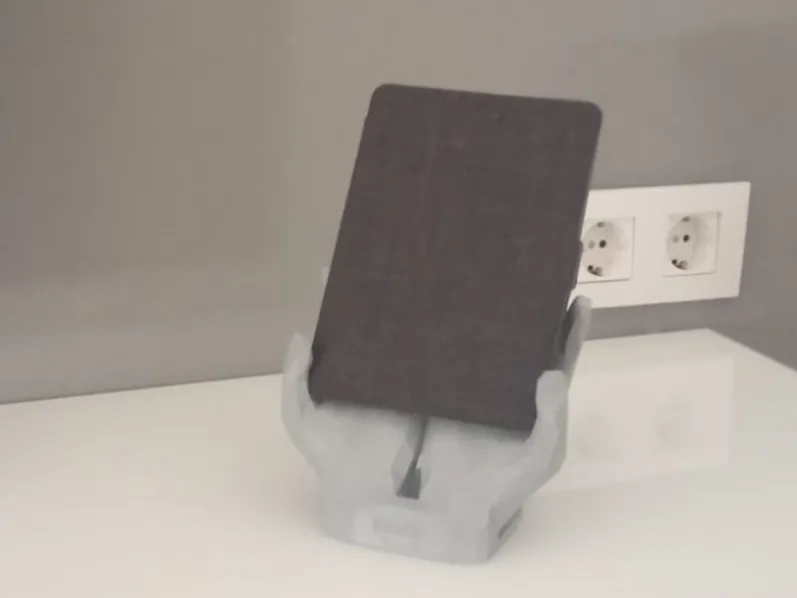 Low poly hands support kindle, tablet and mobile phone