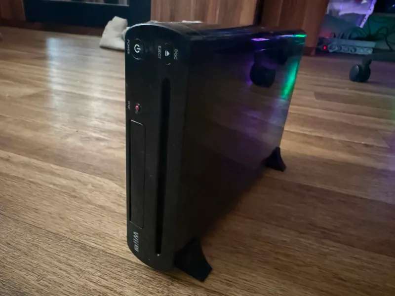 حامل عمودي لجهاز Nintendo WiiU