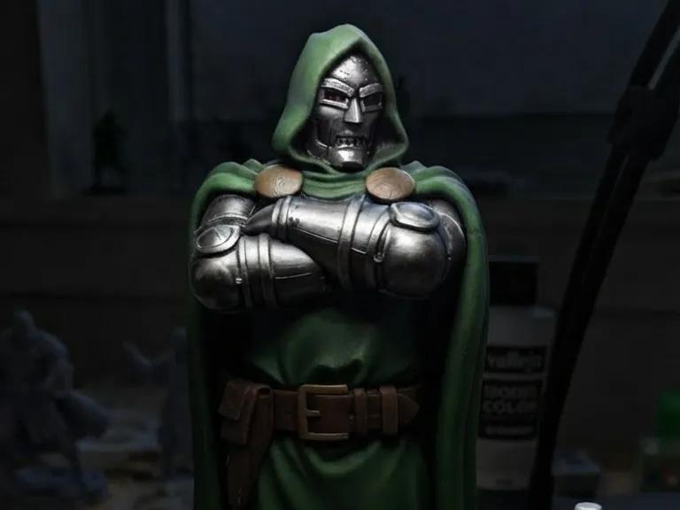 Doctor Doom - Detaillierte Miniatur & Display-Statue STL