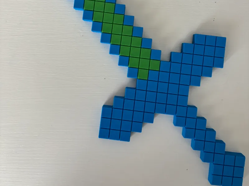 Espada do Minecraft em tamanho para empunhar