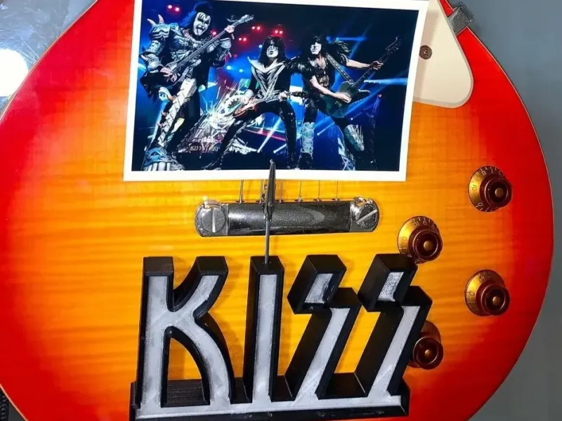 Fluorescent Kiss Sign (Assemble)