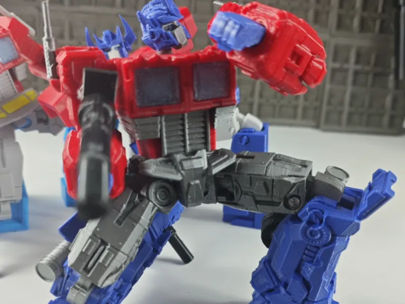 Modelo Articulado Adaptado da Estátua do Optimus Prime dos Transformers