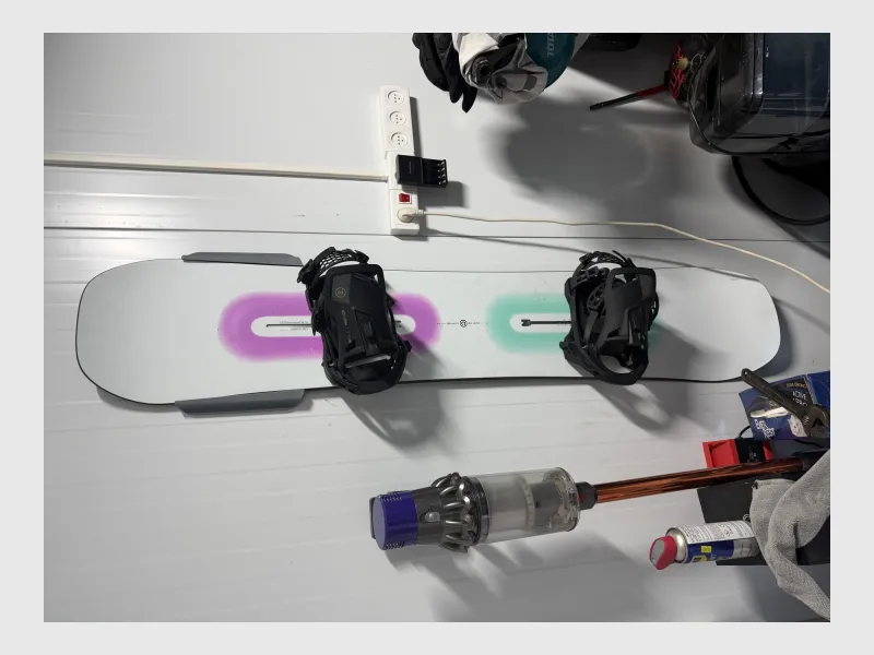 Suport de perete pentru snowboard - Suport cu inserție pentru placă (350x250 mm)