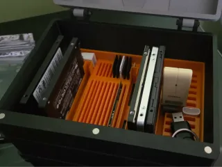 Durable storage box for SSD, SD, MicroSD and USB