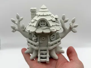 WoodlandTreehouseHi
