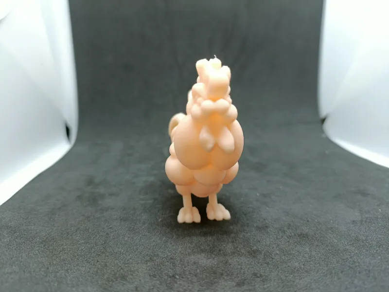 風船動物の雄鶏フィギュア