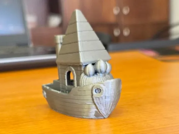 Gnomechy – Benchy Gnome de Jardim