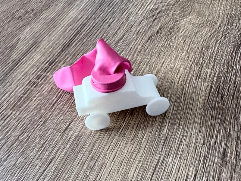 Superleuke auto op ballonnenkracht
