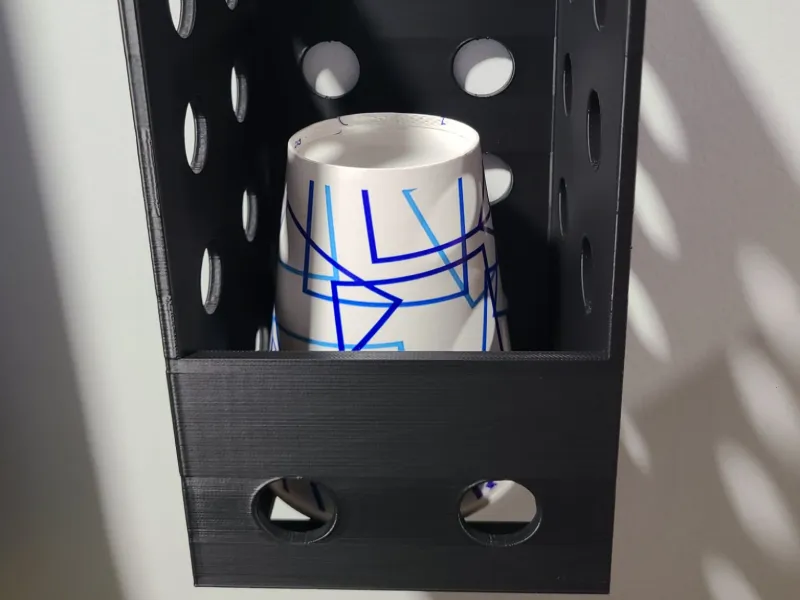 Aan de muur gemonteerde organizer voor drinkbekers – Geschikt voor bekers tot 3,75"