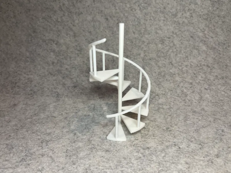 Scala a chiocciola per casa delle bambole in miniatura
