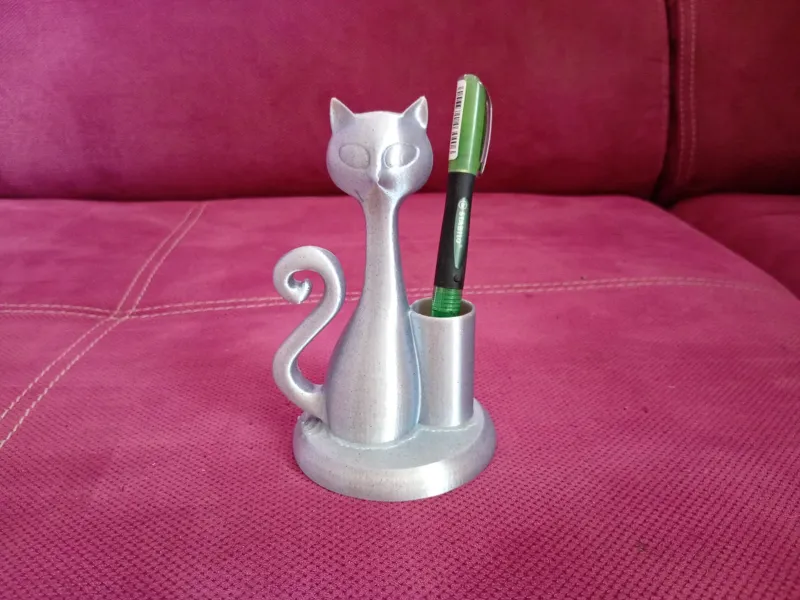 Elegant Cat pen holder