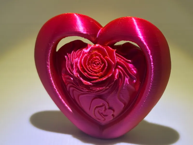 L'Eterno Amore di una Madre - Una scultura per la Festa della Mamma