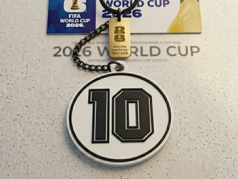 10 Maradona Keychain