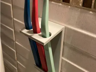 Toothbrush hanger