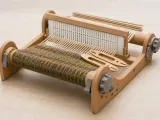 Functional mini rigid heddle loom designed for 3D printing o-0