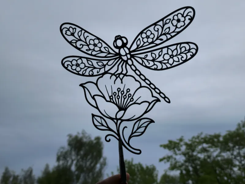 Arte de Parede 2D de Libélula Floral