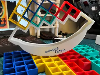 swinging tetris