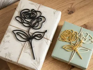 Gift Decor - Rose Line Art