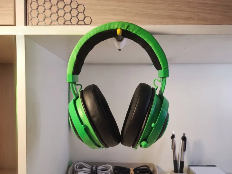 HIDDEN PENCIL / PEN HEADPHONES HOLDER SET