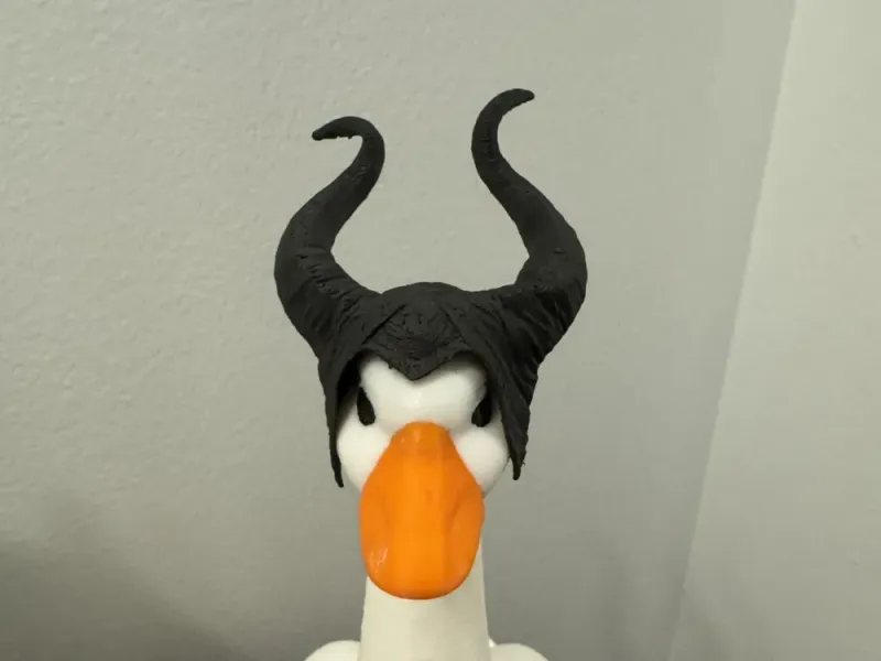 Desk goose Gear maleficent