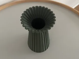 triangular pattern vase