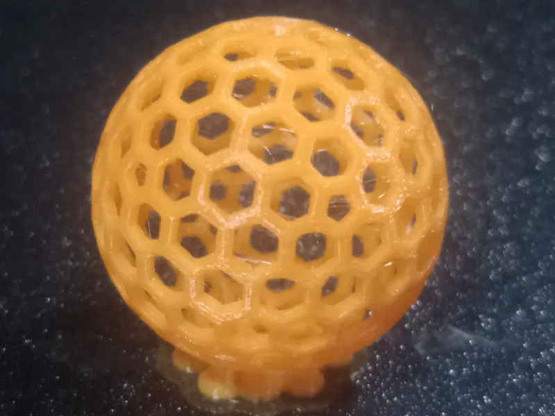 Balle sans air à motif hexagonal