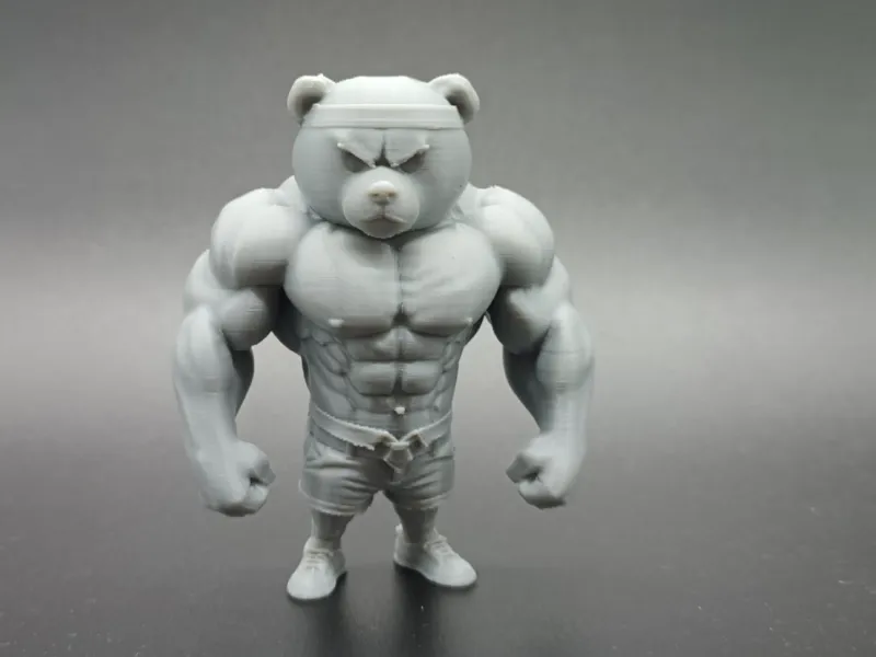 Gym Bear Supreme – Süßer Chibi trifft auf brutale Stärke