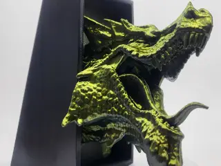 Dragon bookend