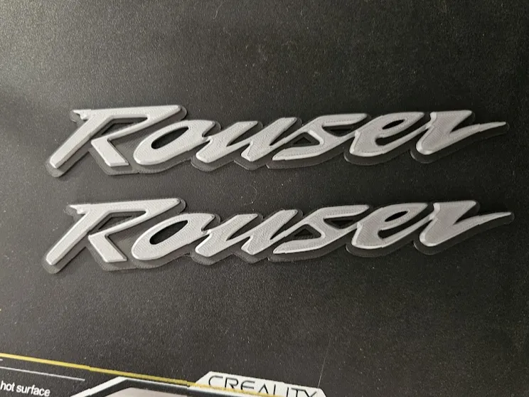 Insignia Rouser Bajaj Moto Escala Real