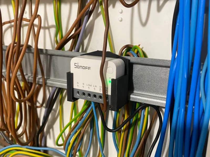 Soporte DIN para Sonoff ZBMINIR2