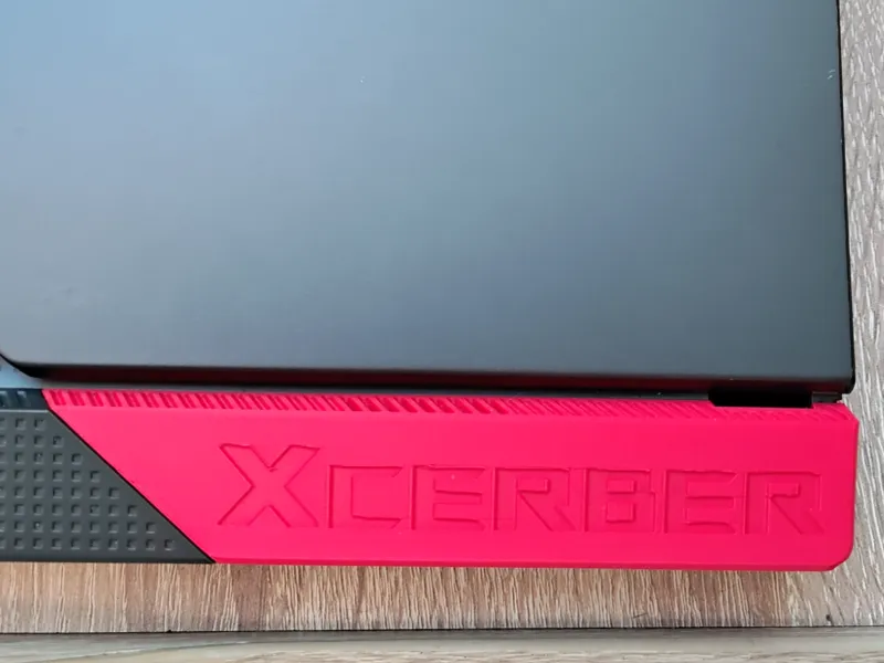 Qualsiasi scritta personalizzata su Armor Cap Asus Rog Strix 15"